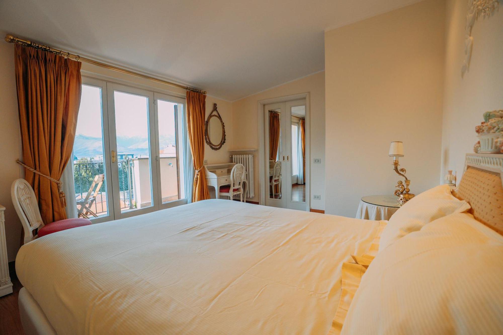 Suite Romantic Vista Lago Stresa Exterior photo